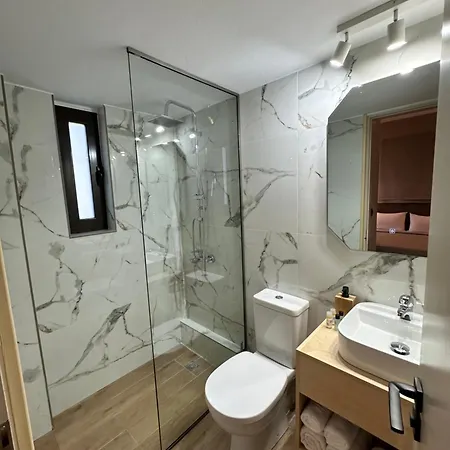 Hotel Semiramis 2*